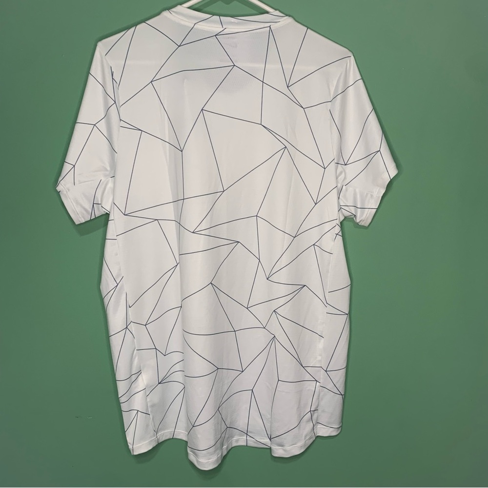 Nike Tee - Picture 2 of 5